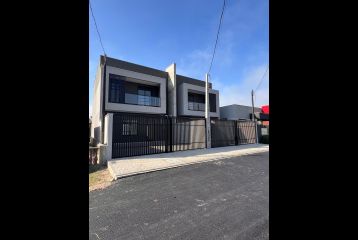 REF. 133 - Sobrado Rua Cenira